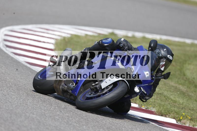 /Archiv-2025/49 26.08.2025 Cornu Master School ADR/blau-bleu/0-5